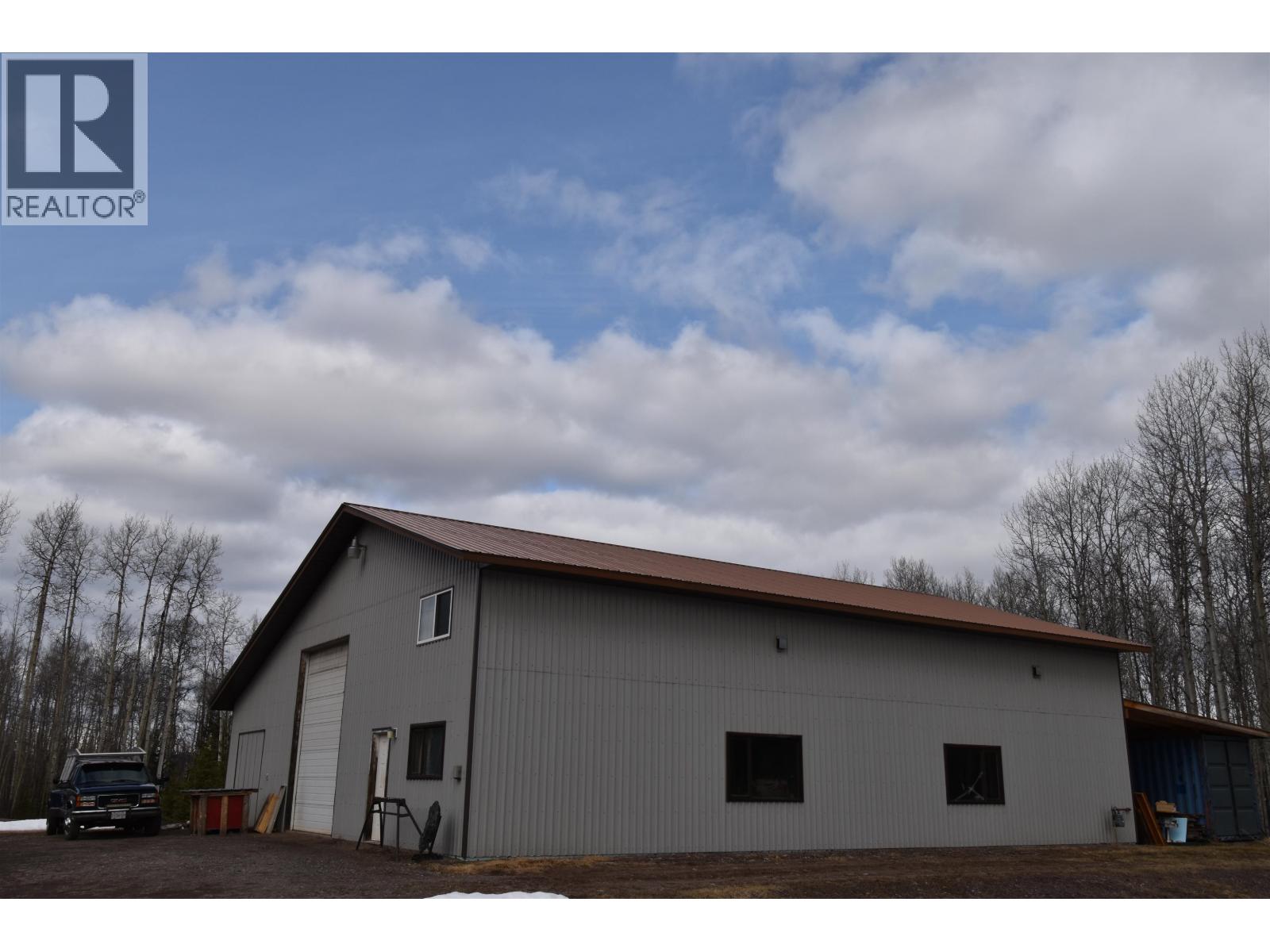 1055 HUDSON BAY MOUNTAIN ROAD - 17