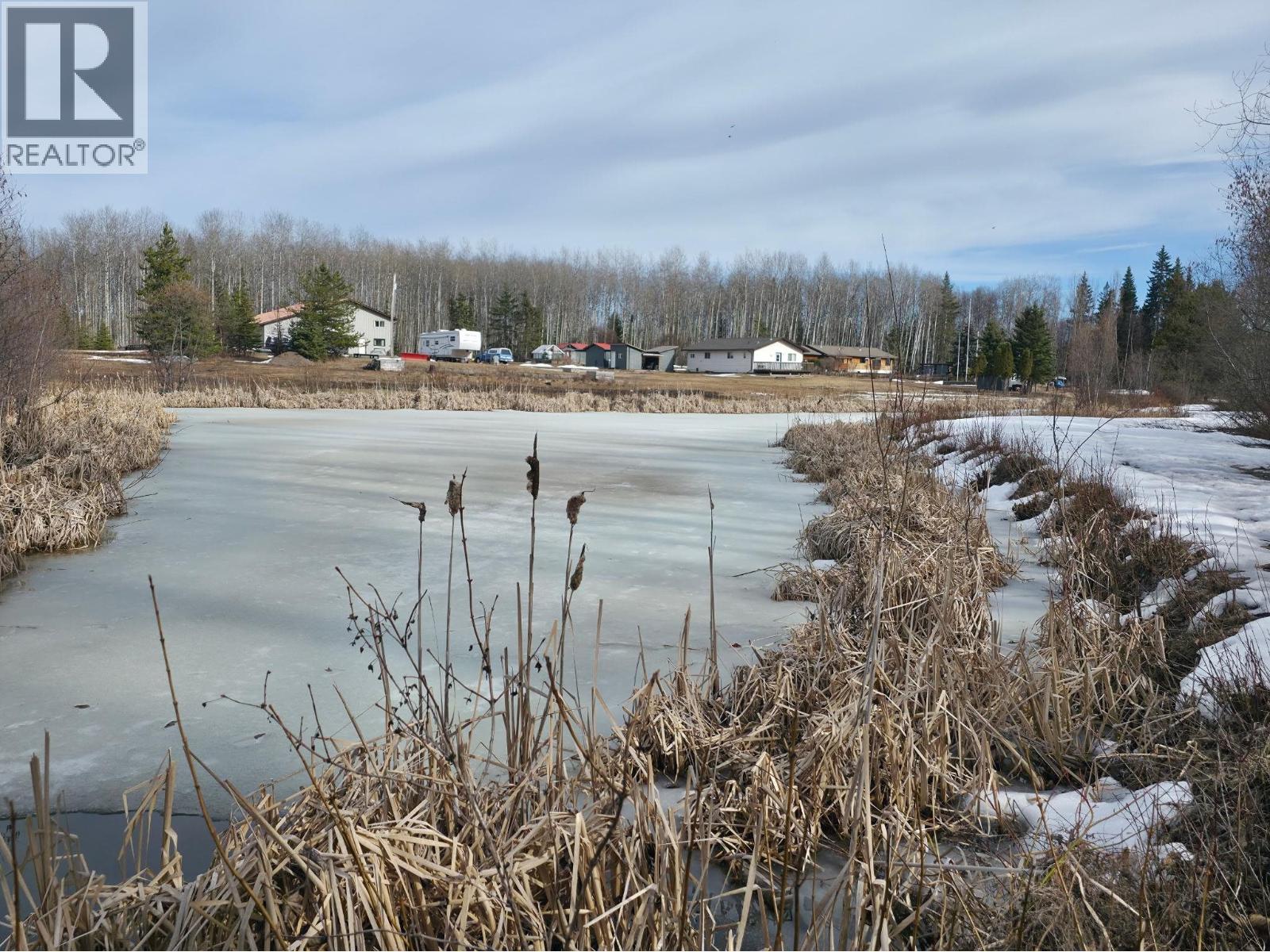 1055 HUDSON BAY MOUNTAIN ROAD - 34