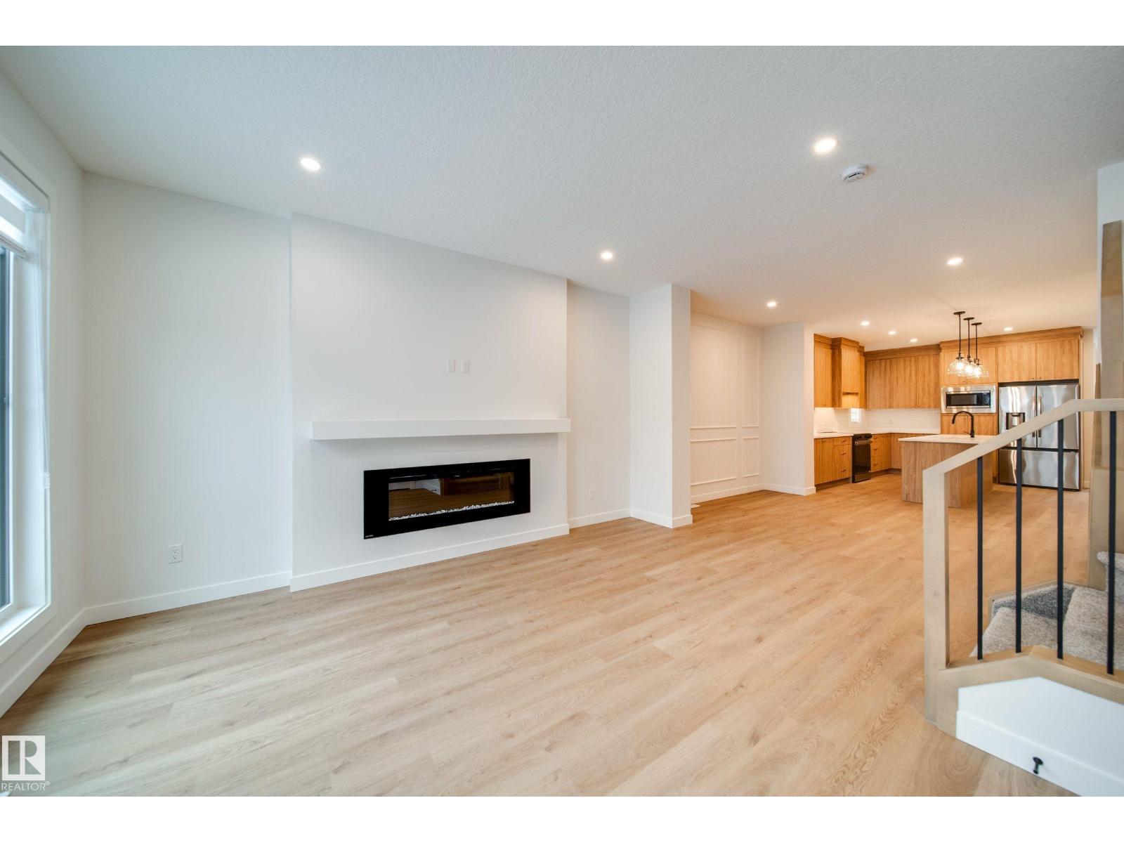 9536 148 ST NW - 4