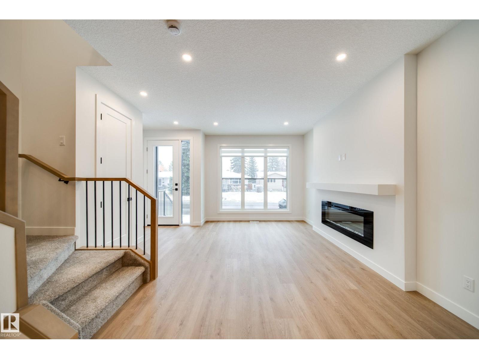 9536 148 ST NW - 7