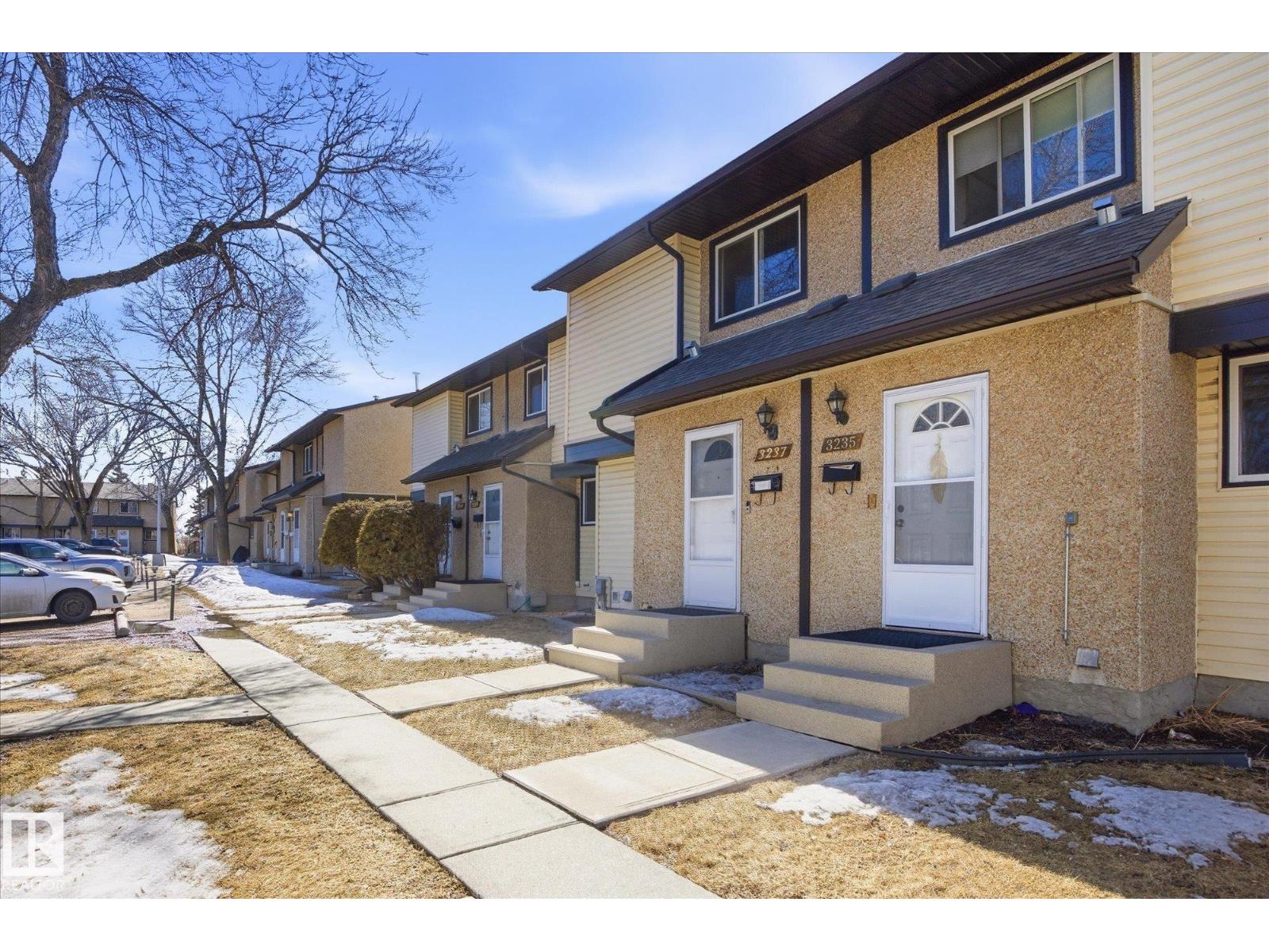 3237 142 AV NW - 1
