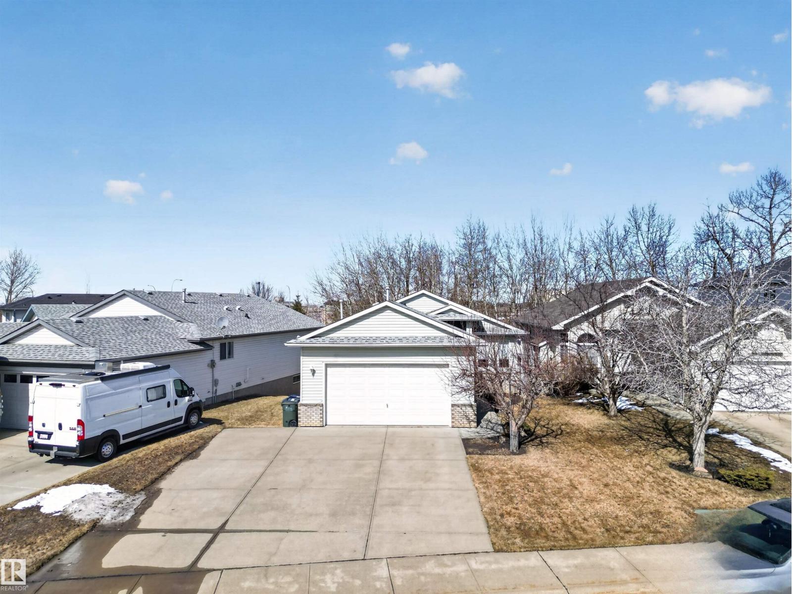 25 DONNELY, Sherwood Park