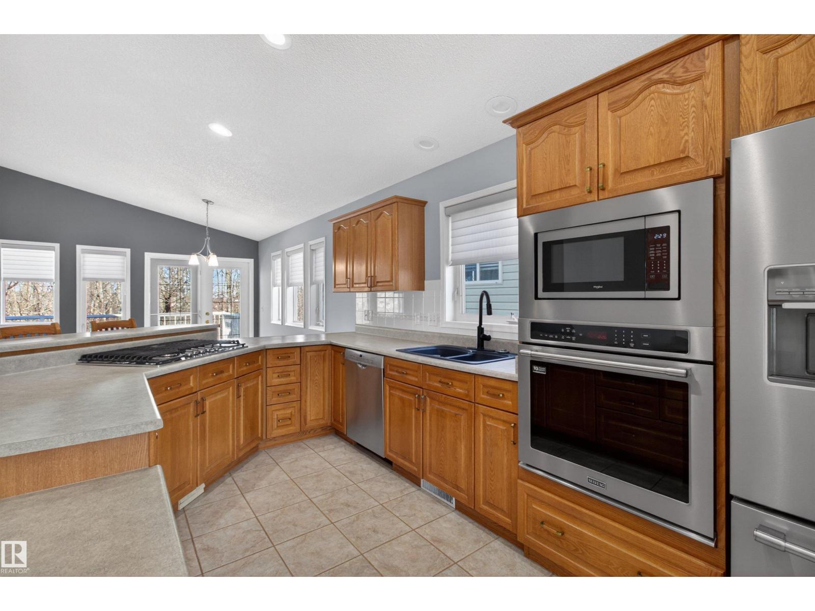 25 DONNELY, Sherwood Park