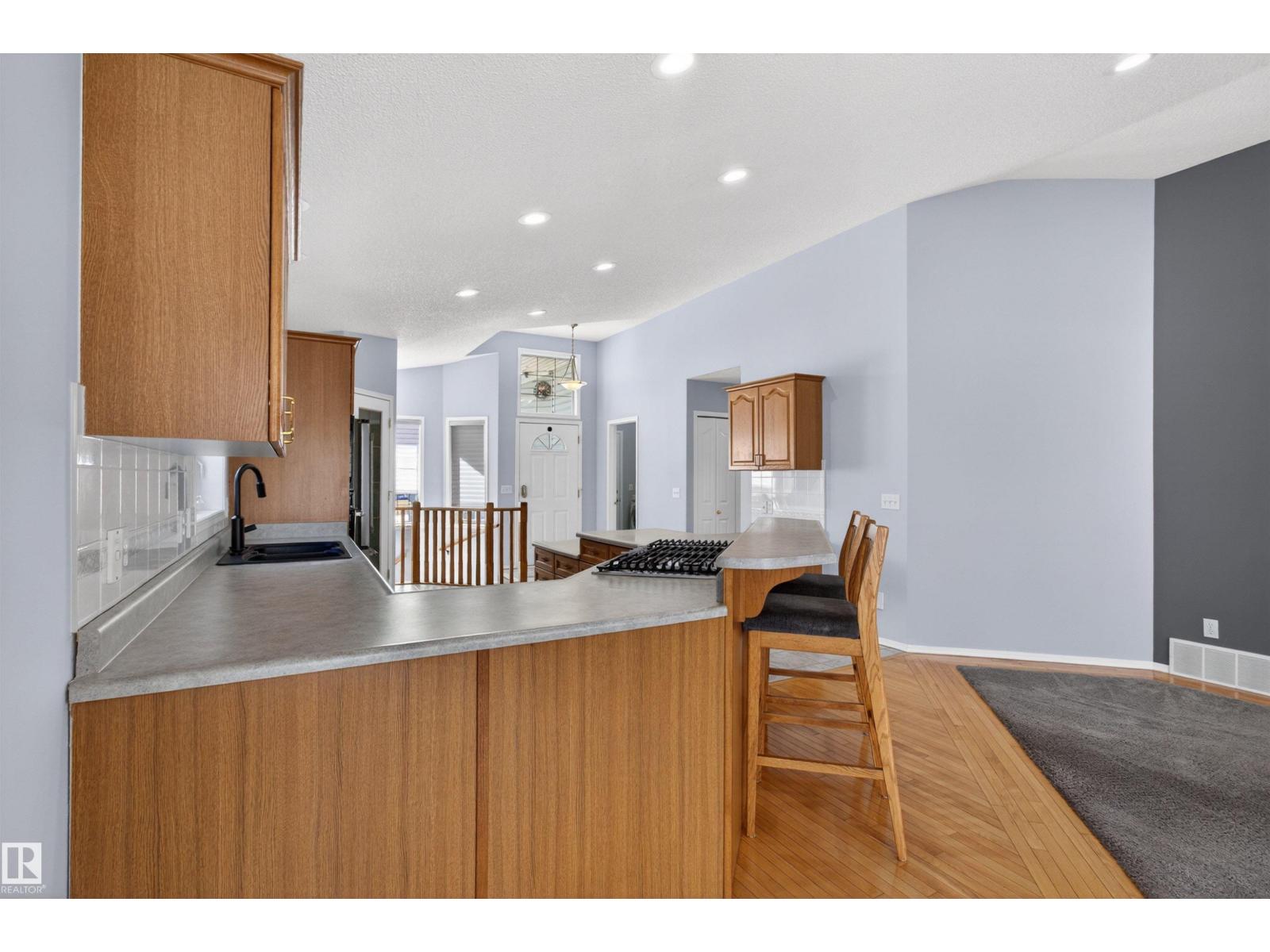 25 DONNELY, Sherwood Park