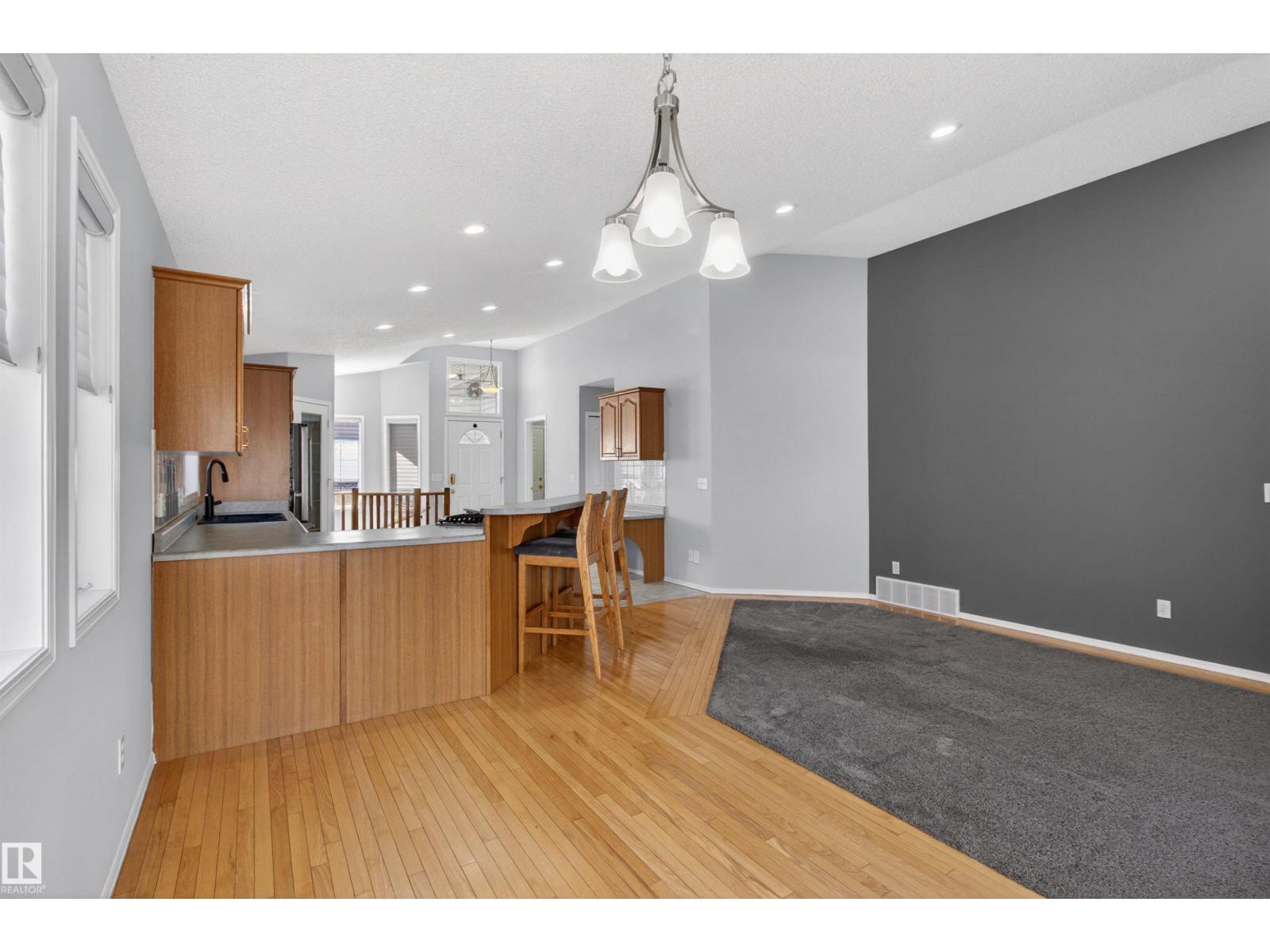 25 DONNELY, Sherwood Park