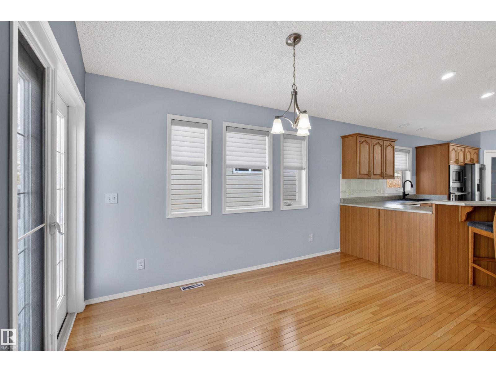 25 DONNELY, Sherwood Park