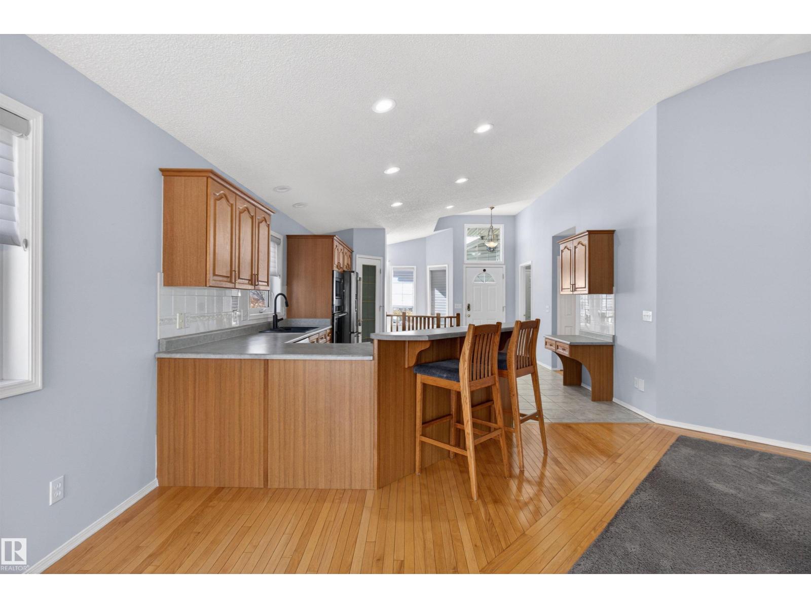 25 DONNELY, Sherwood Park