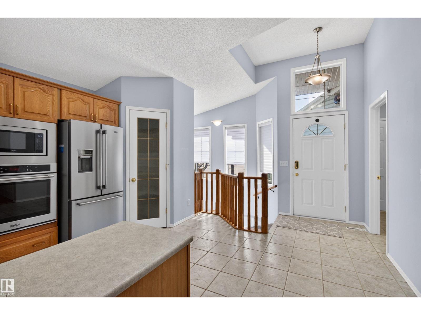 25 DONNELY, Sherwood Park