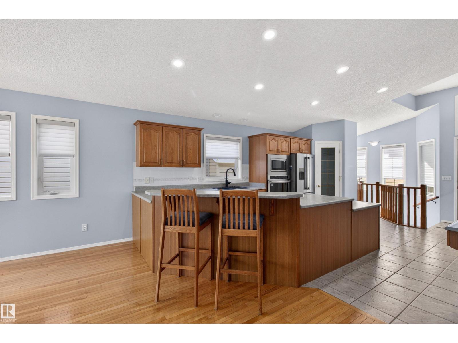 25 DONNELY, Sherwood Park