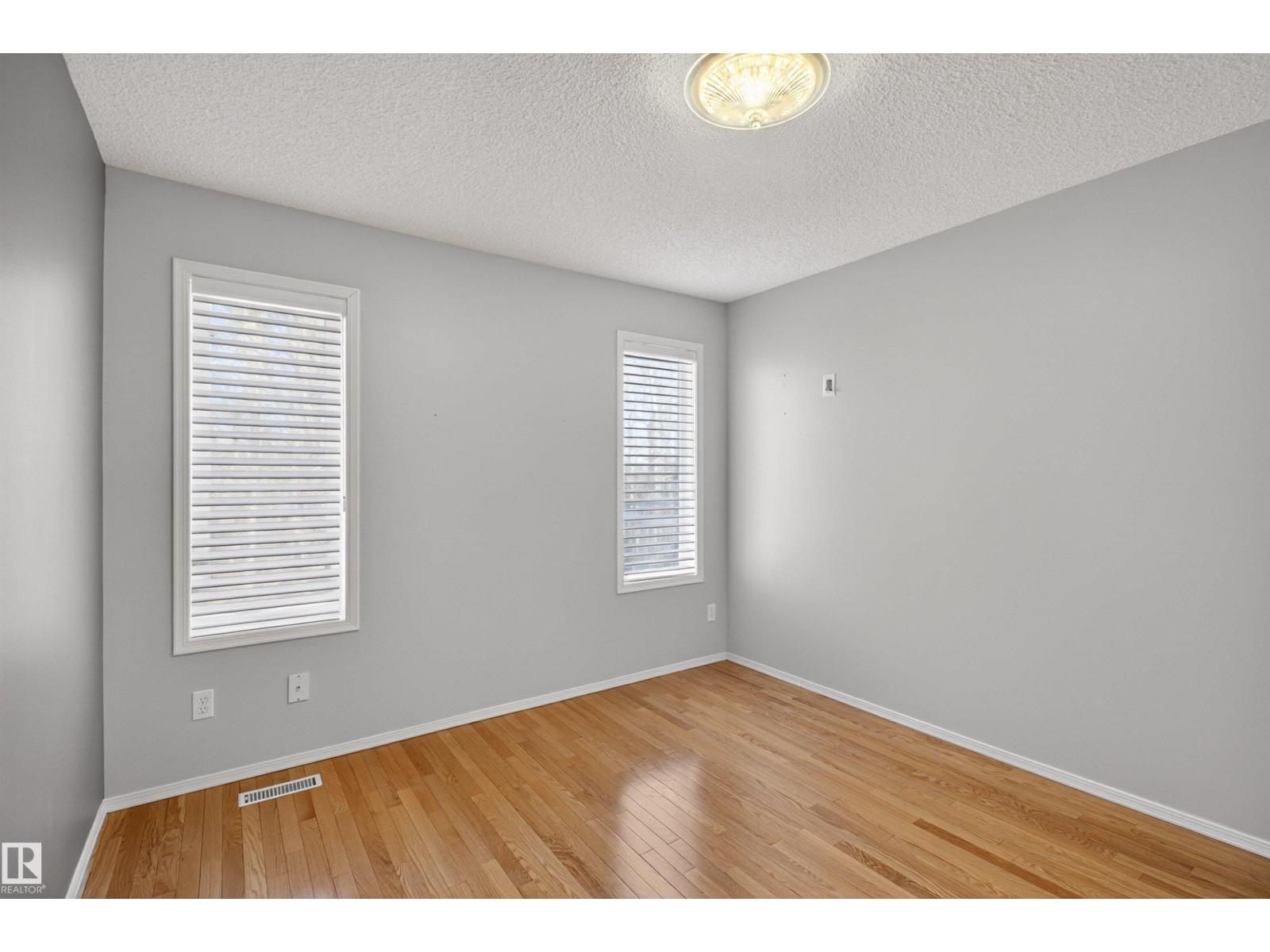 25 DONNELY, Sherwood Park