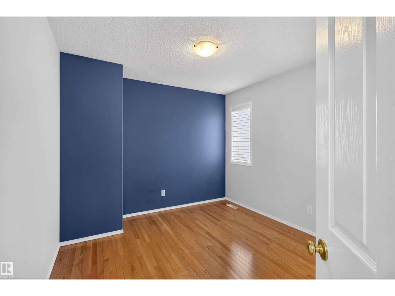 25 DONNELY, Sherwood Park