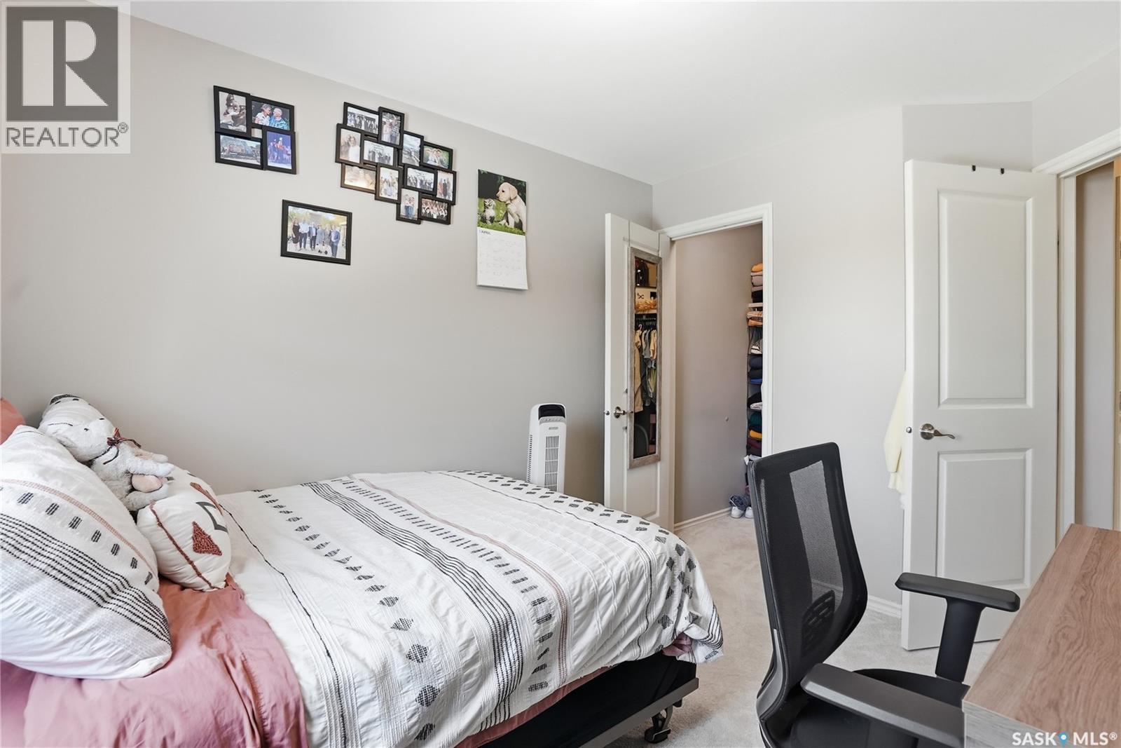 #402 615 LYND CRESCENT - 27