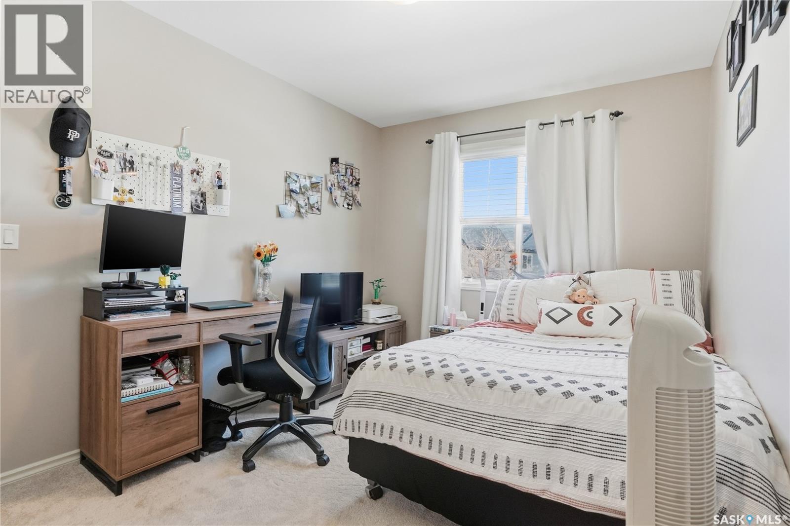 #402 615 LYND CRESCENT - 30