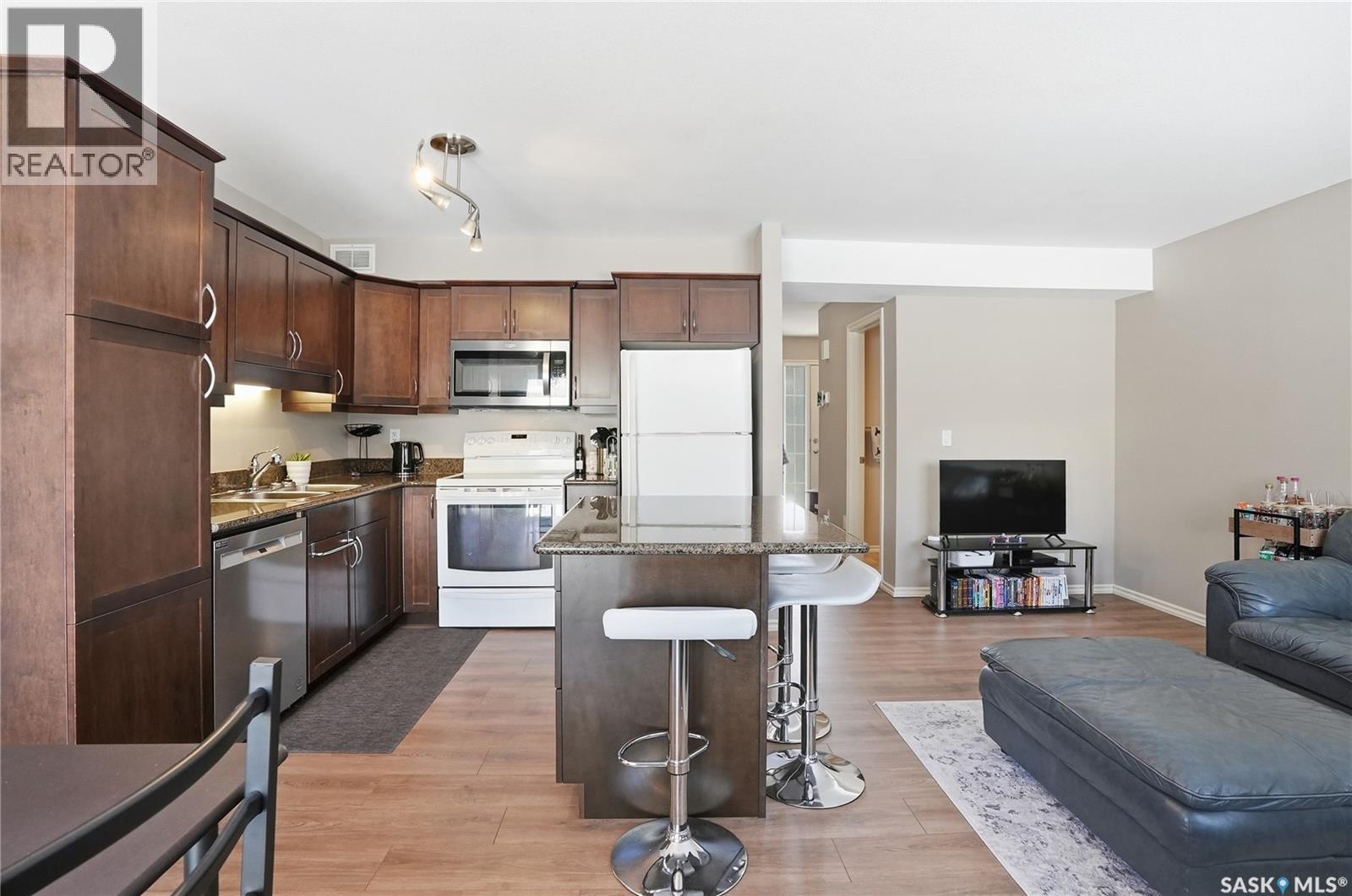 #402 615 LYND CRESCENT - 9