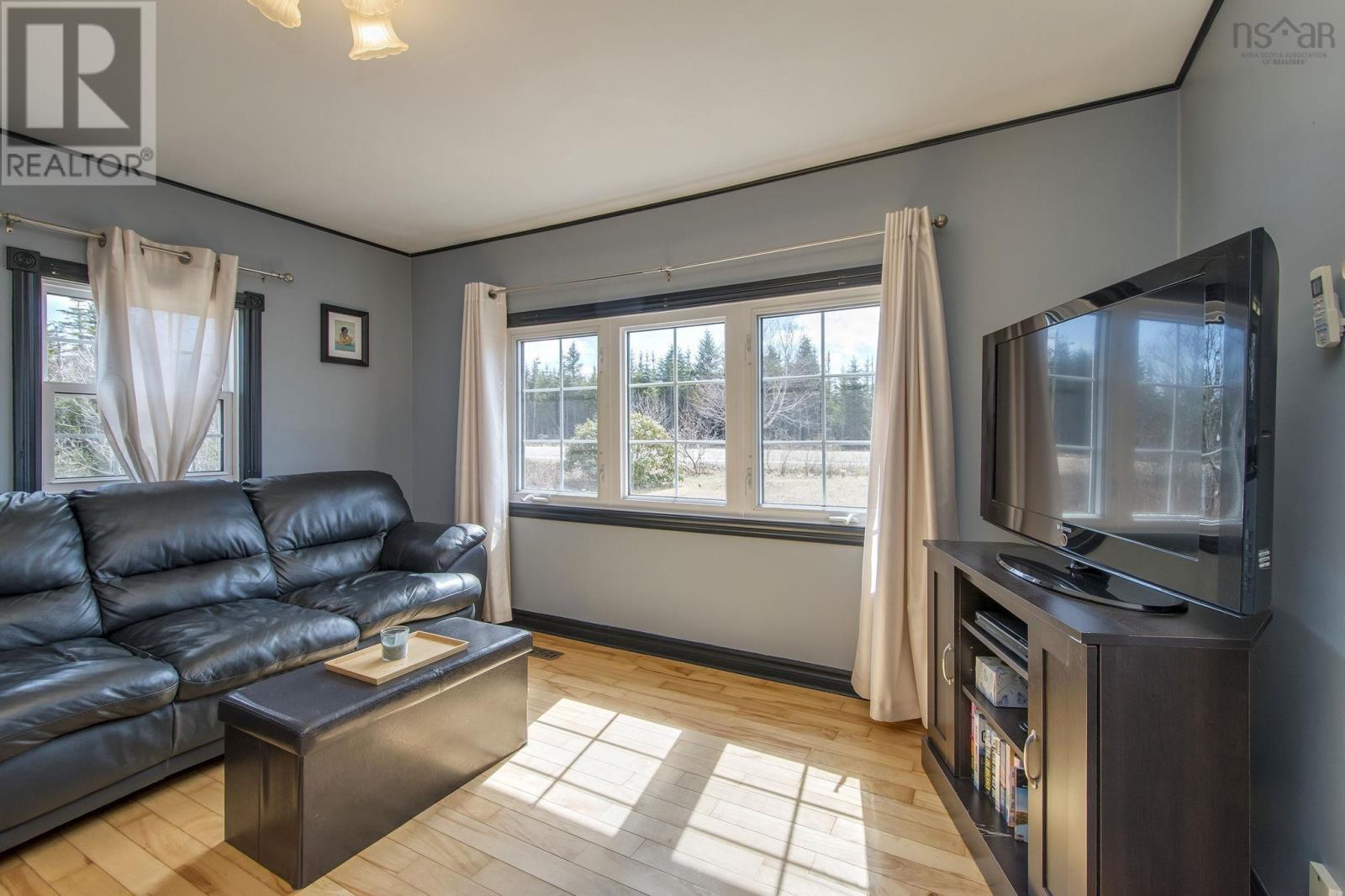 Property 12 of 40 of 4609 Highway 211