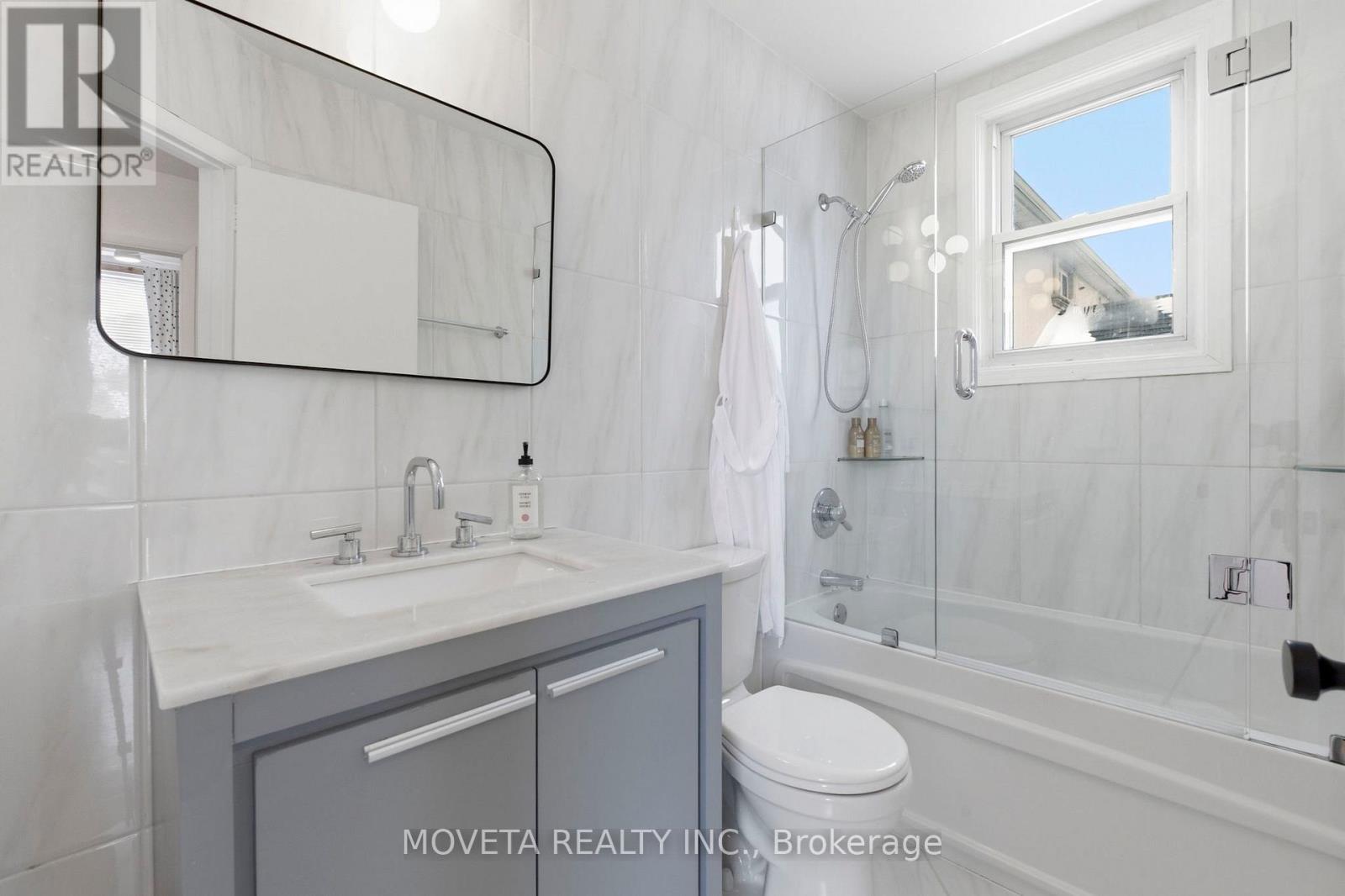 2nd Floor Bathroom