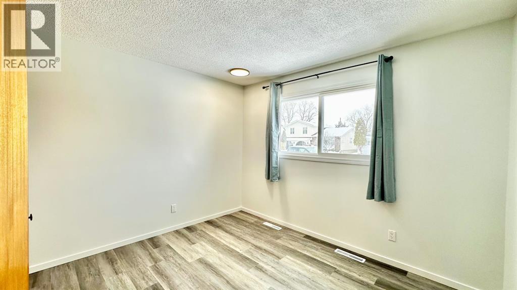 10305 104 Avenue, Lac La Biche