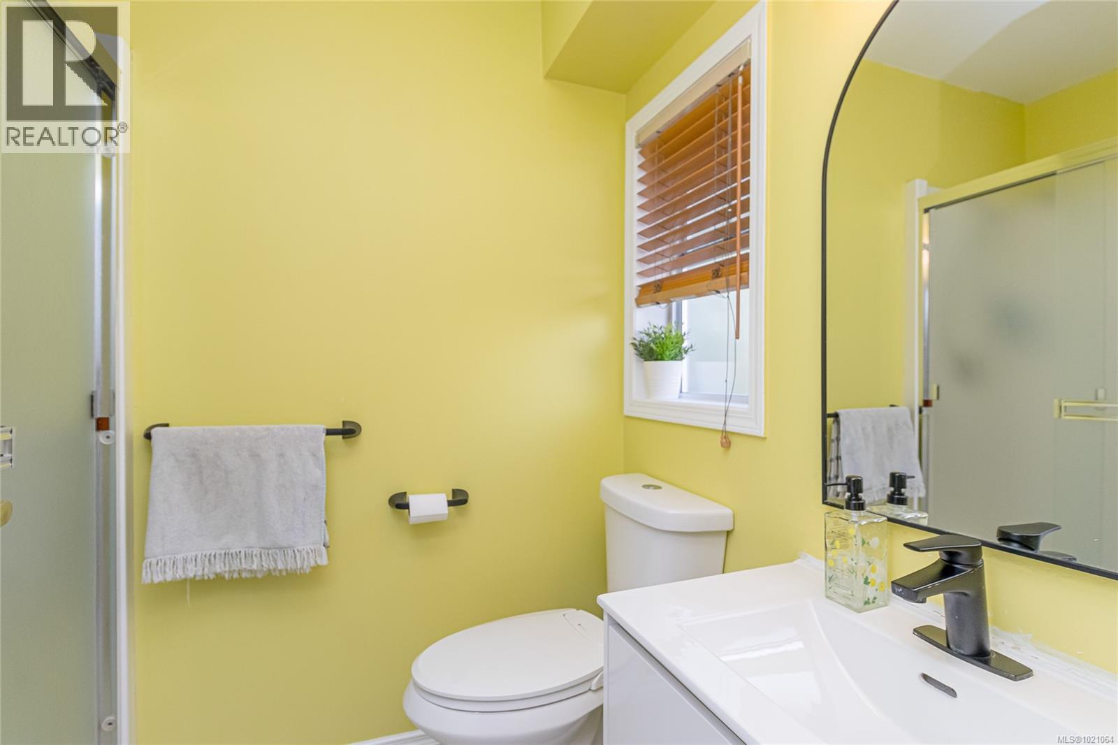 749 MARCHMONT RD - 20