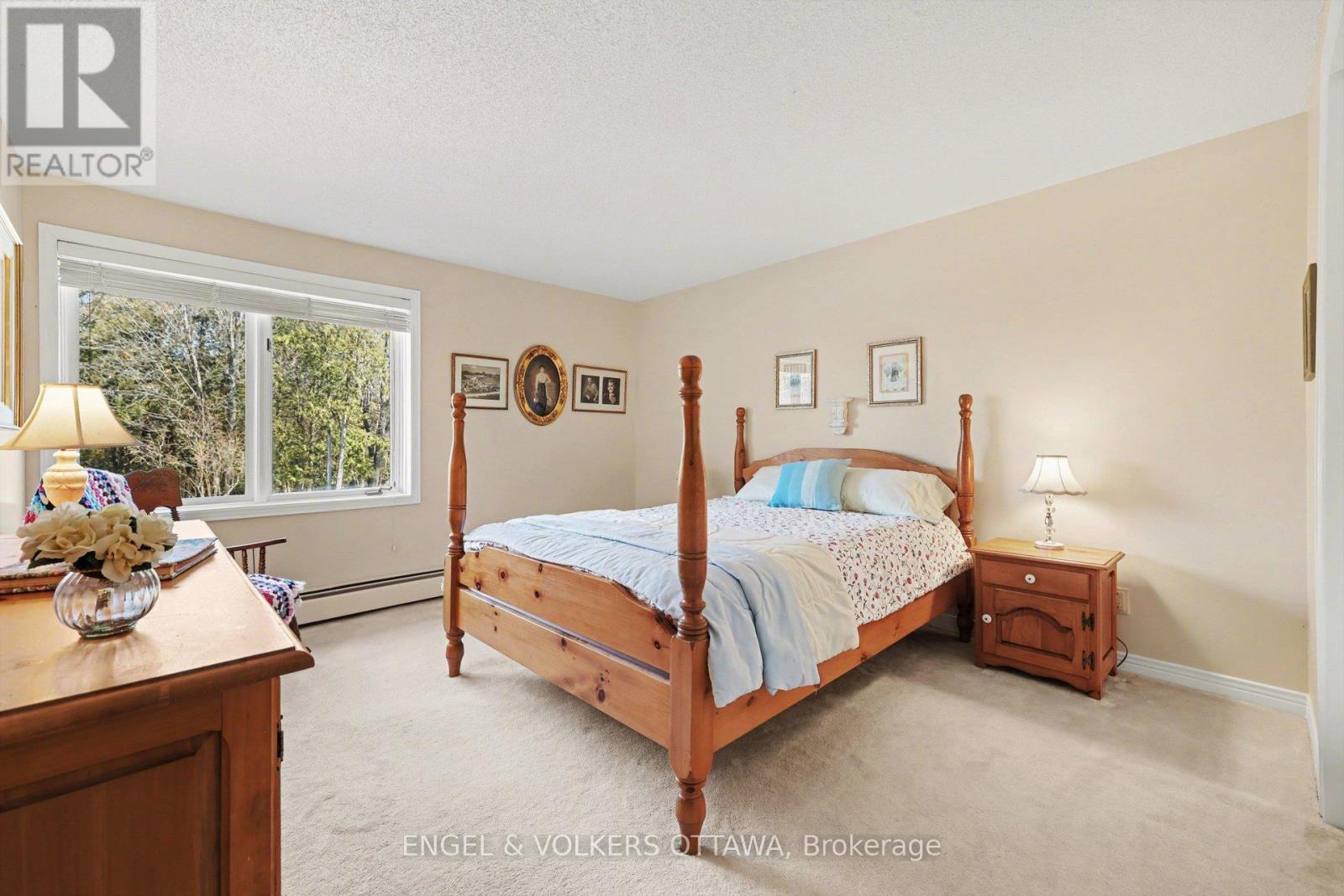 Lower bedroom