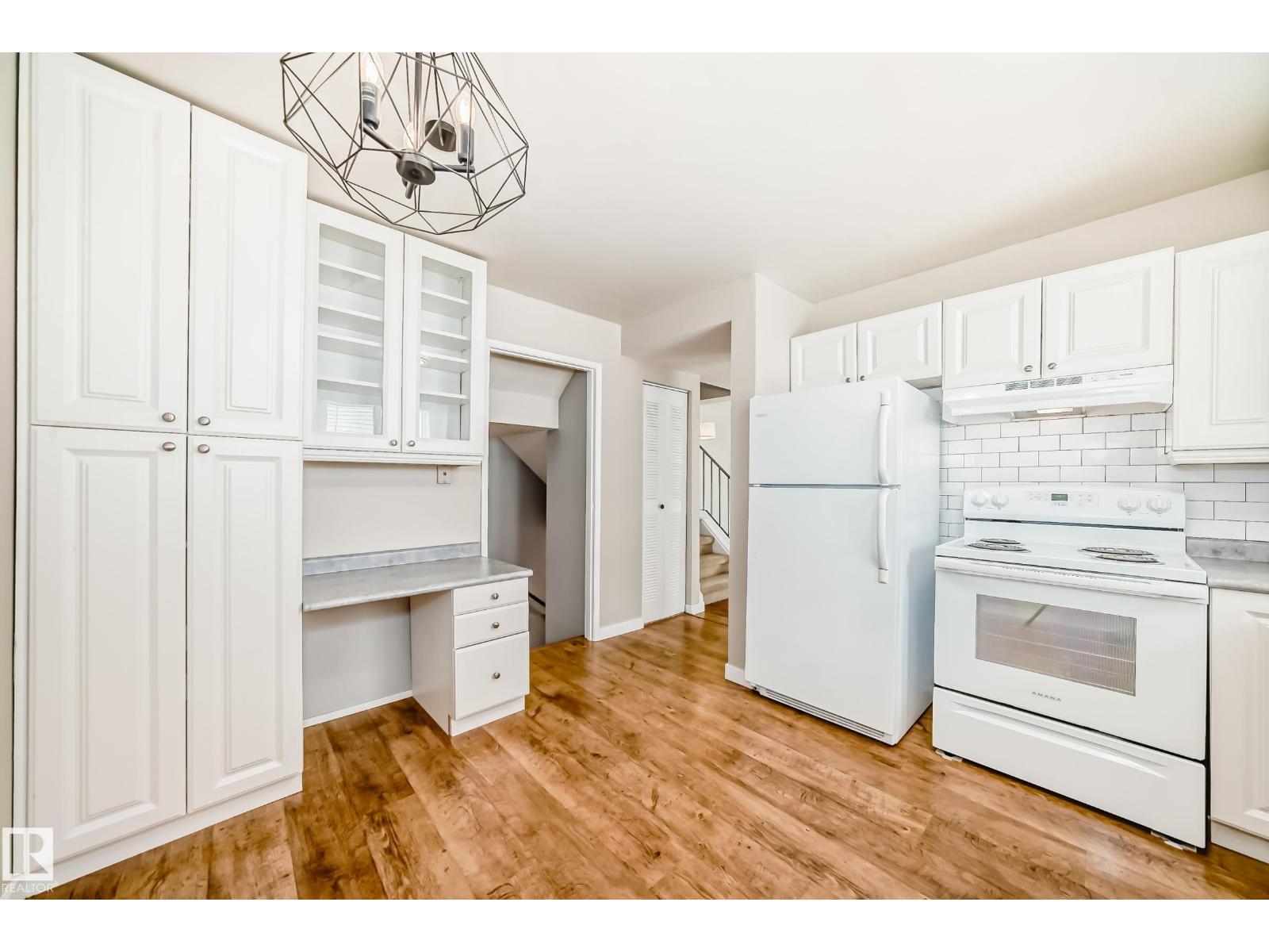 6 WOODVALE VG NW, Edmonton