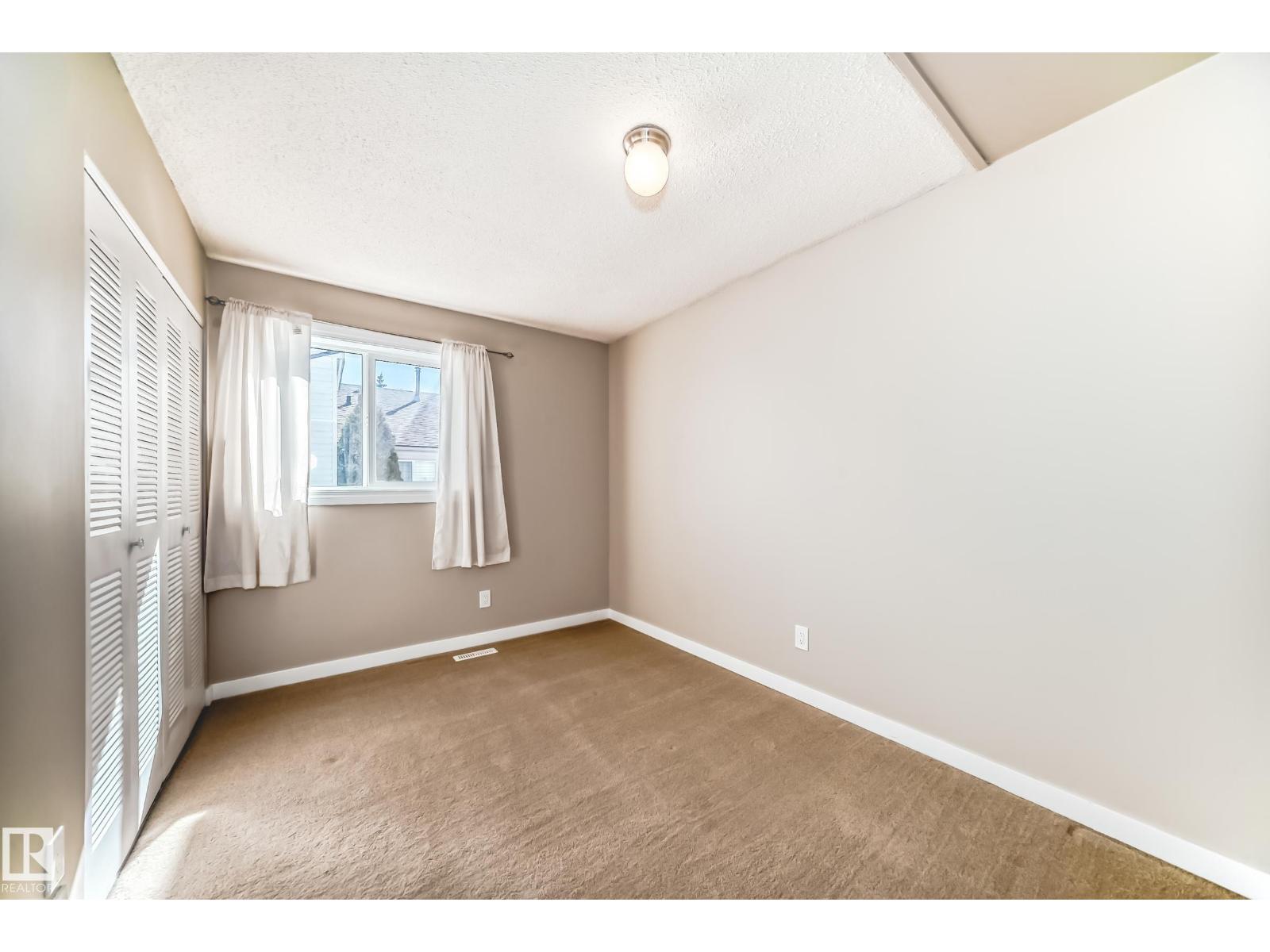 6 WOODVALE VG NW, Edmonton