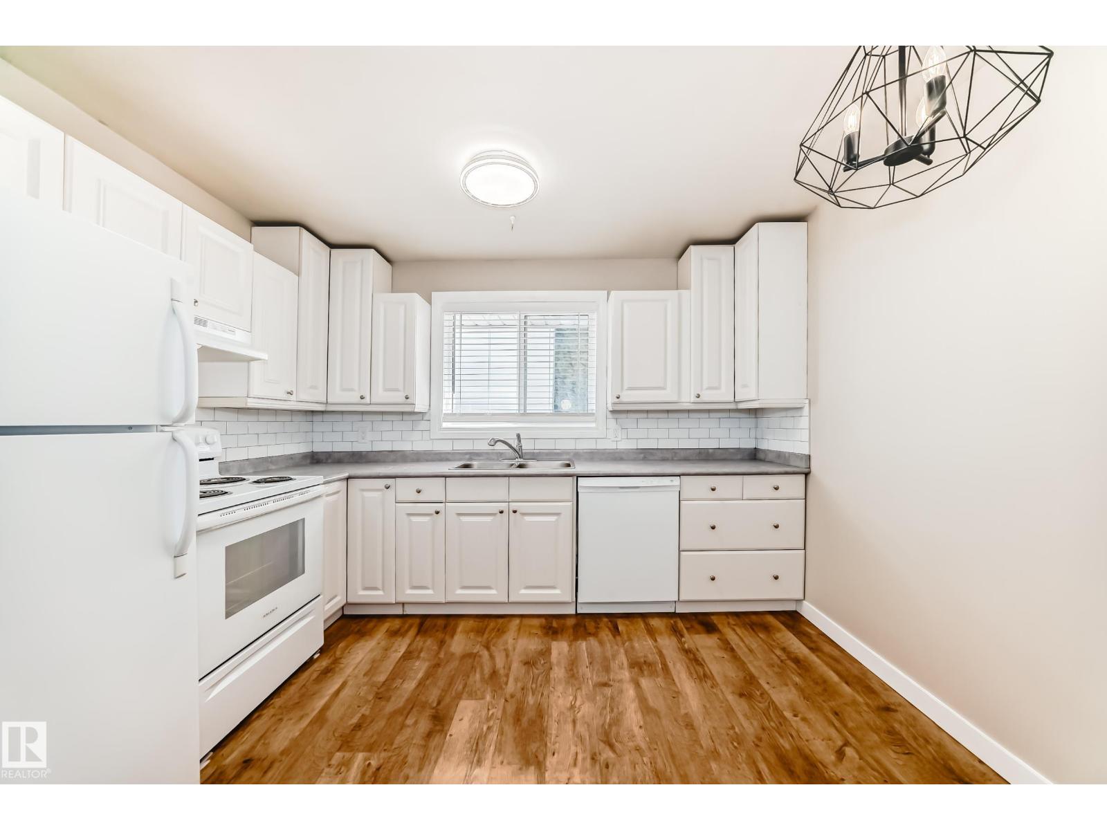 6 WOODVALE VG NW, Edmonton