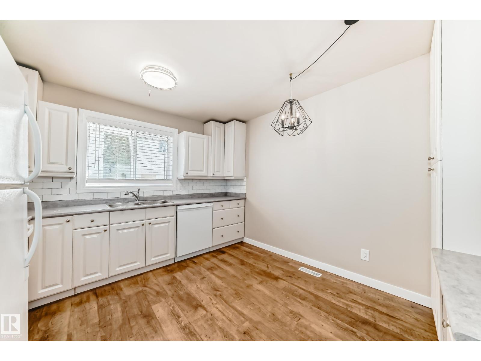 6 WOODVALE VG NW, Edmonton