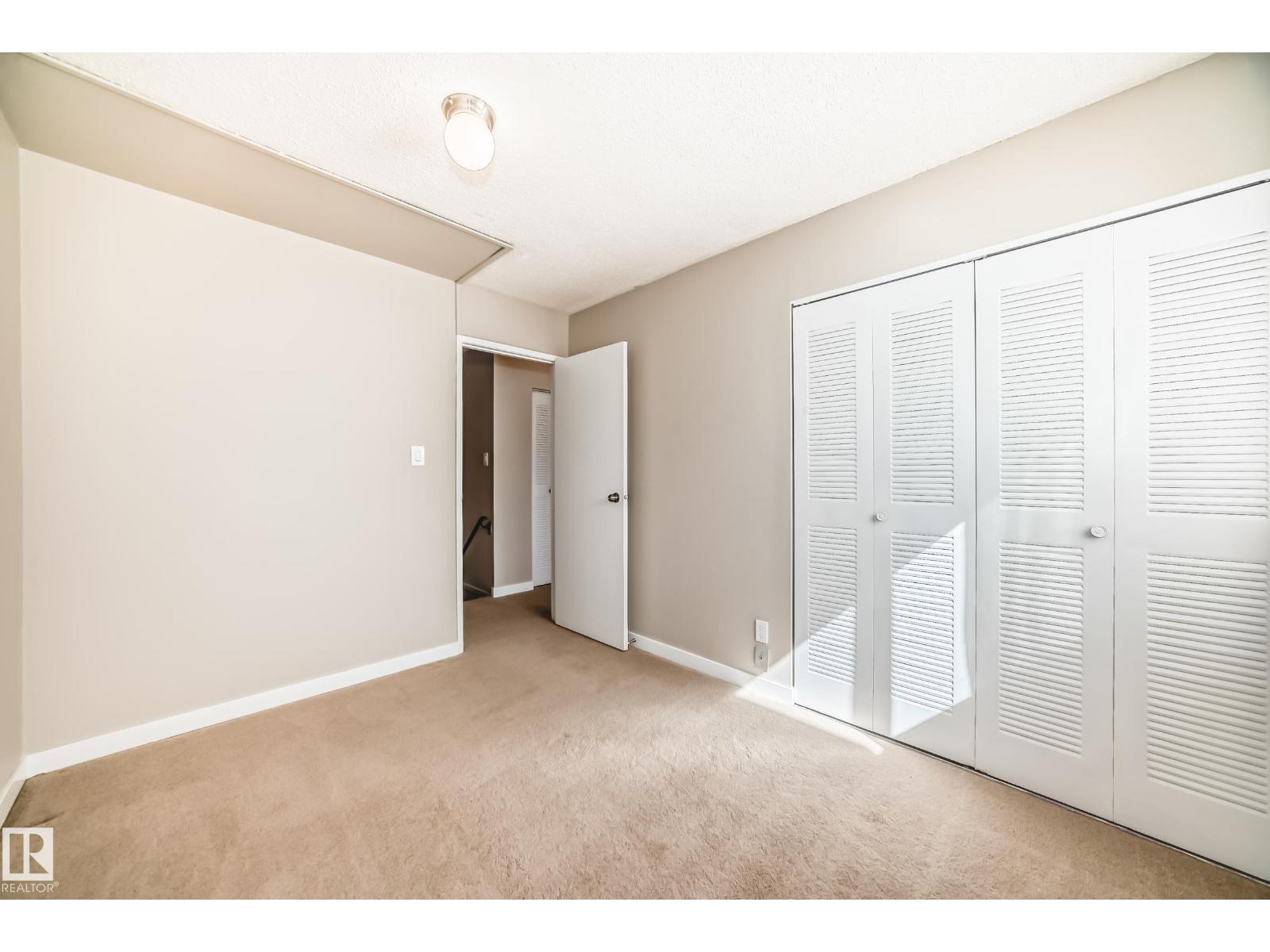 6 WOODVALE VG NW, Edmonton