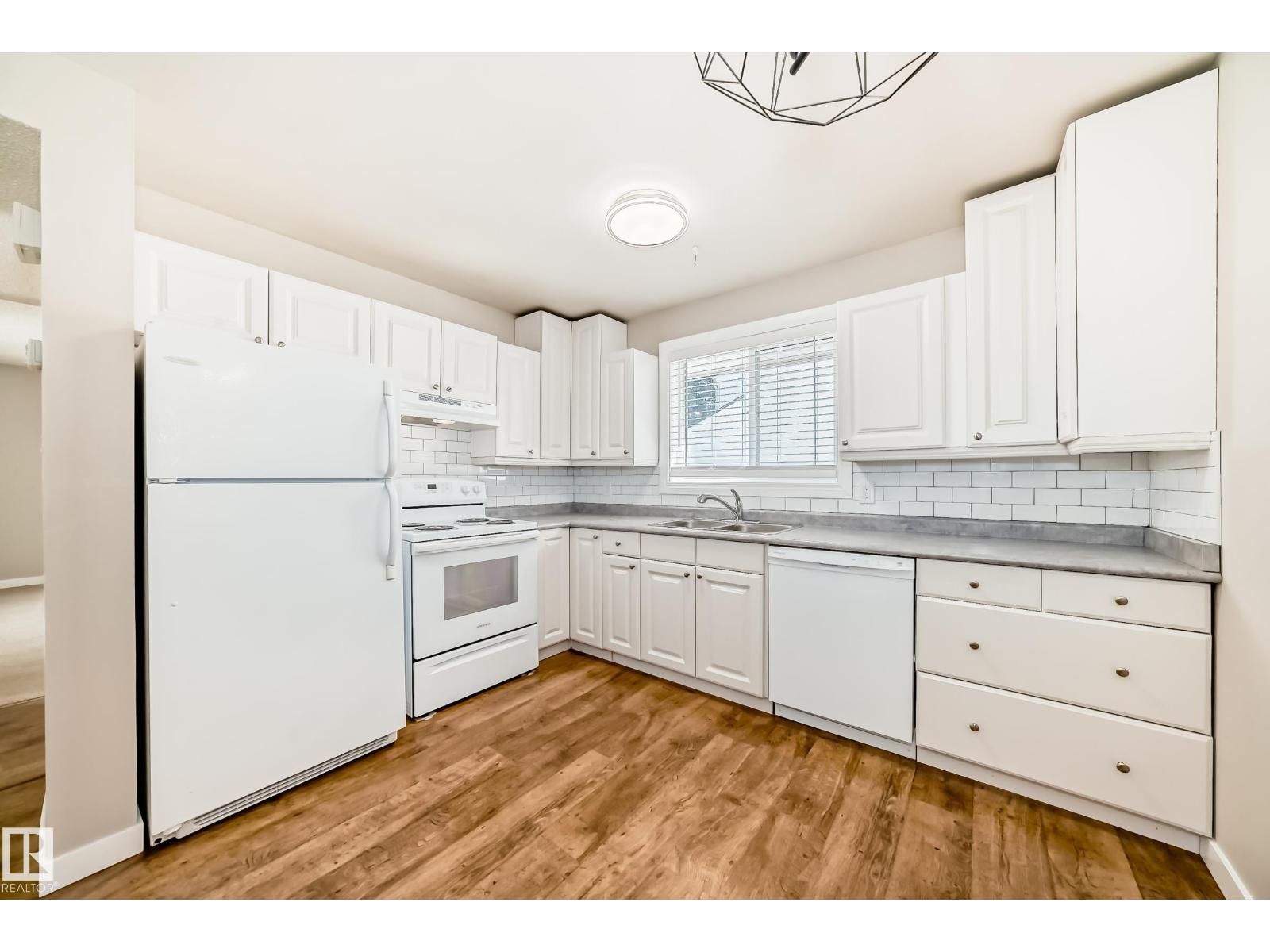 6 WOODVALE VG NW, Edmonton
