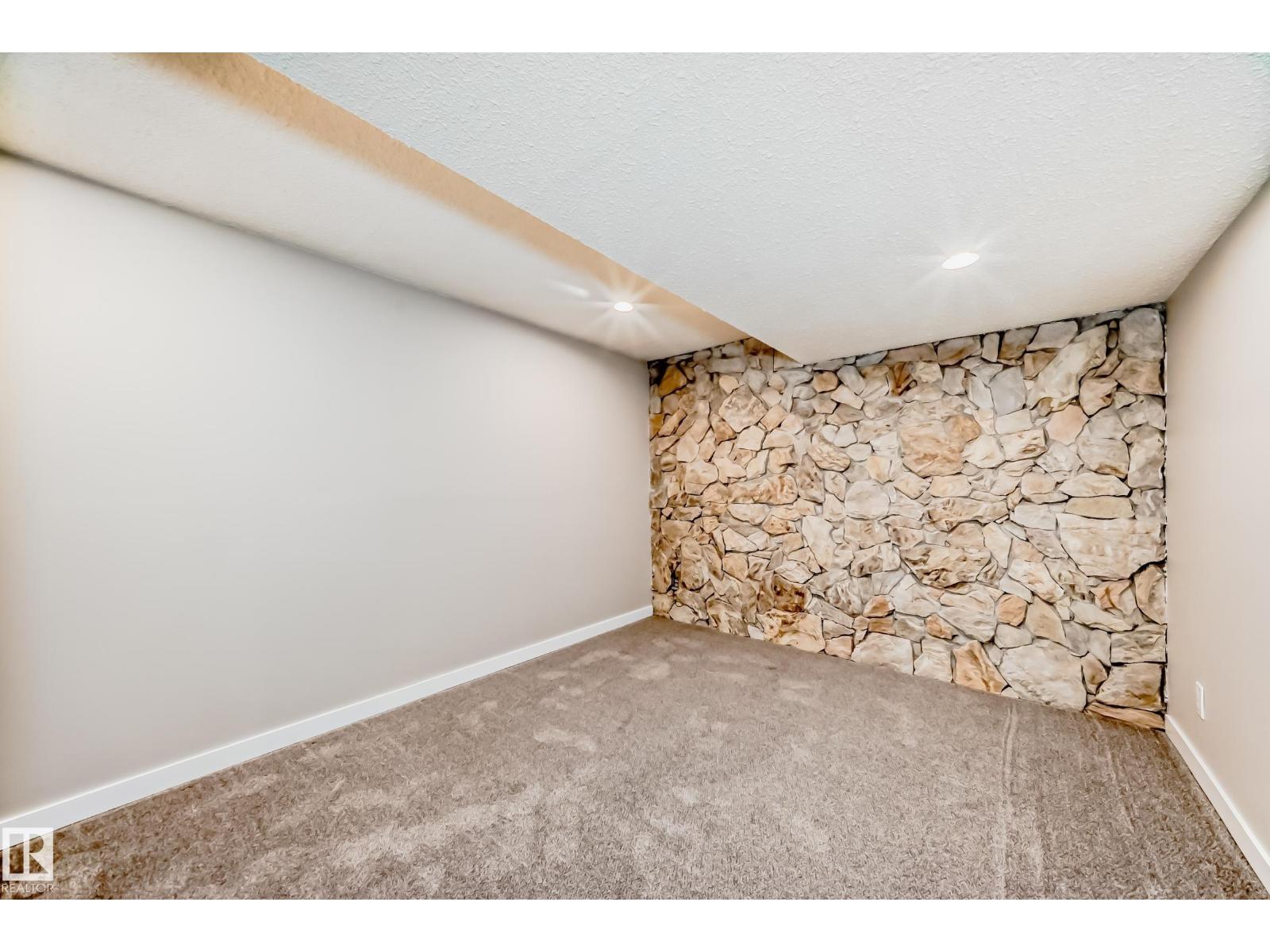 6 WOODVALE VG NW, Edmonton