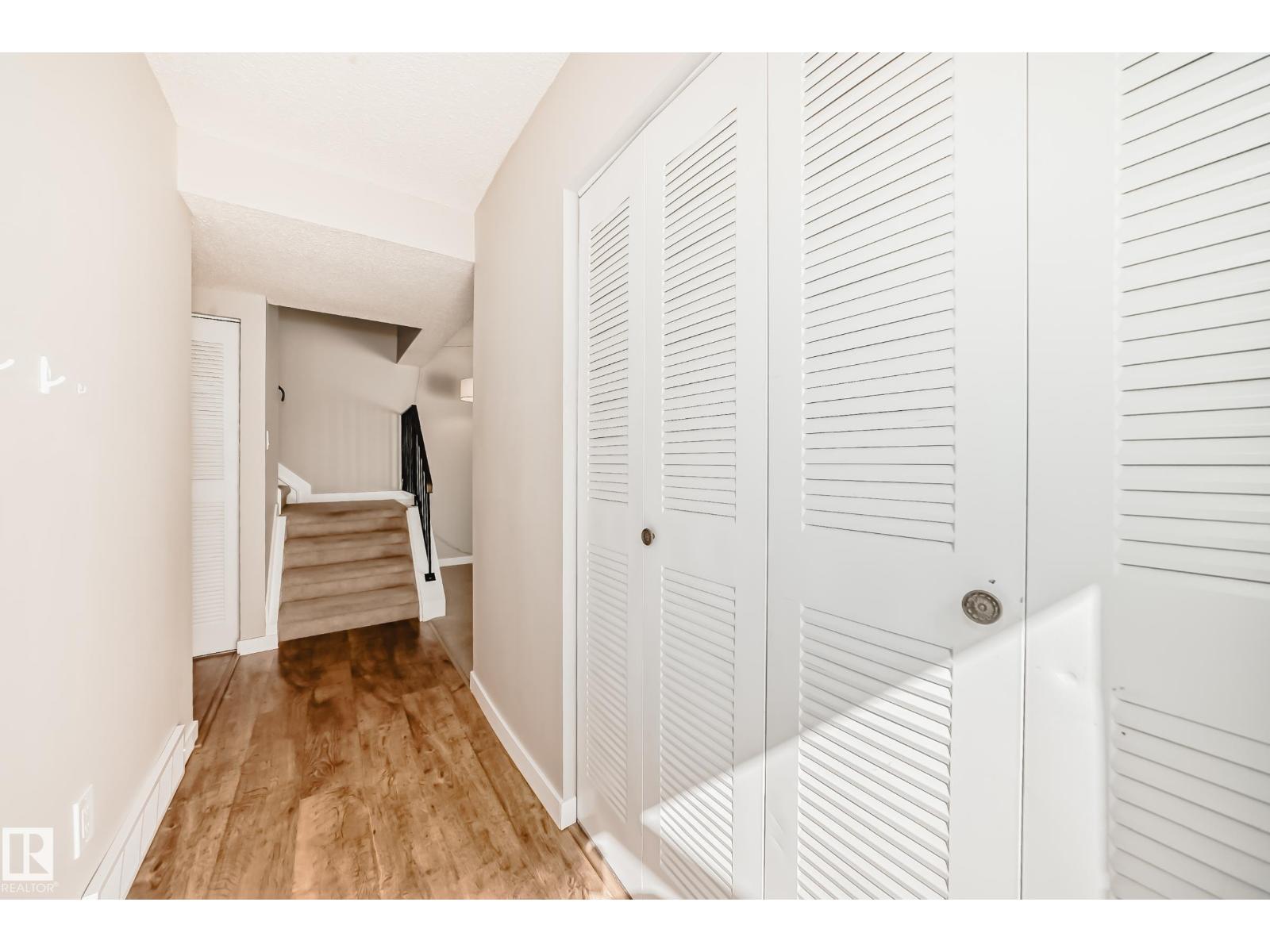 6 WOODVALE VG NW, Edmonton