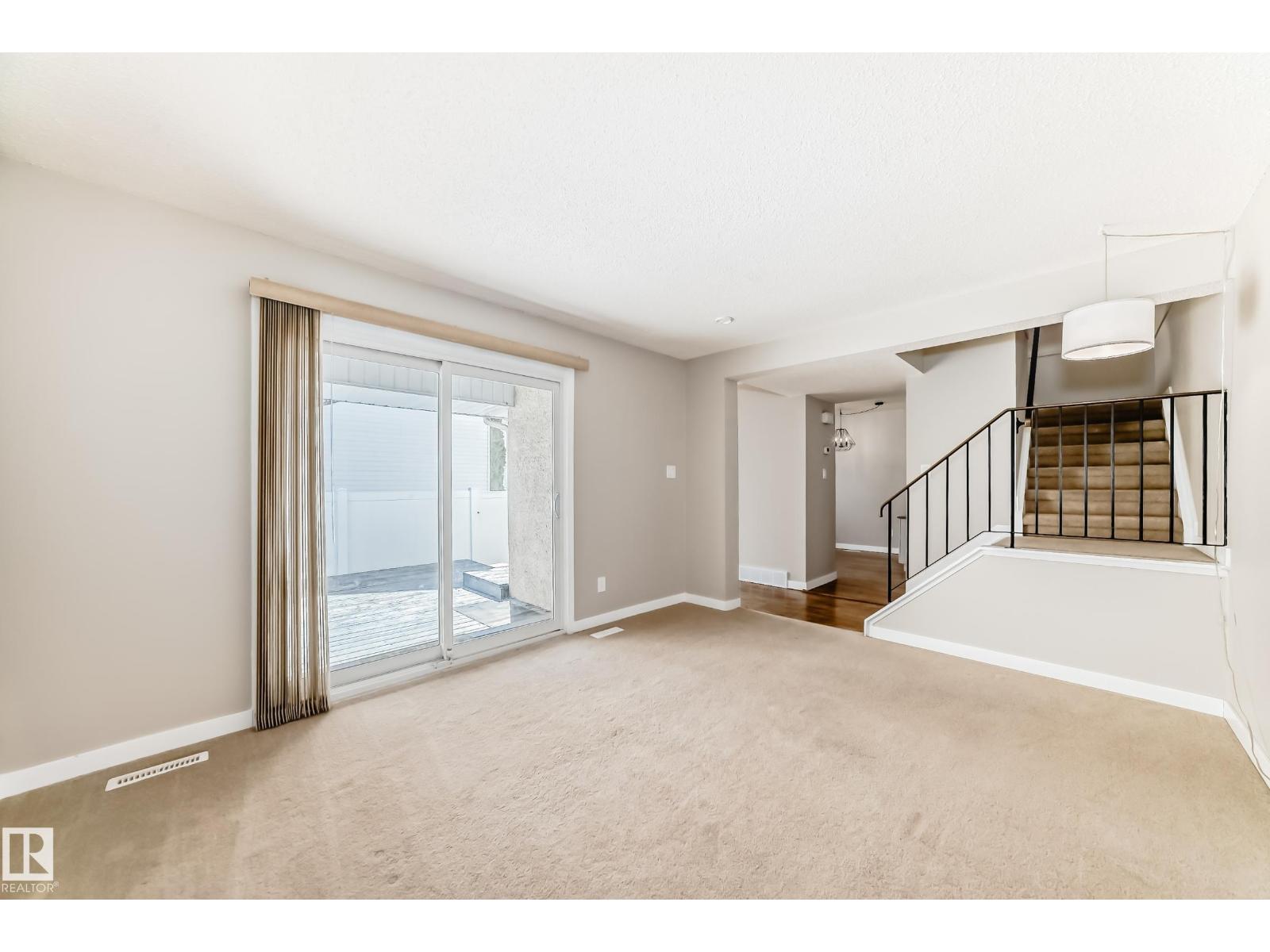 6 WOODVALE VG NW, Edmonton