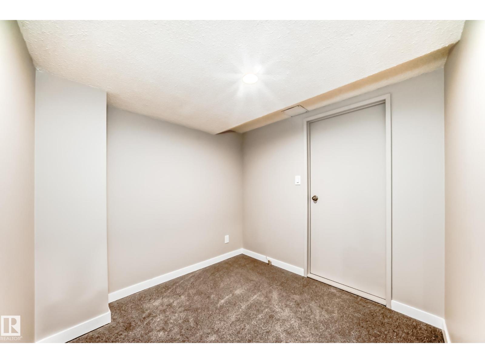 6 WOODVALE VG NW, Edmonton