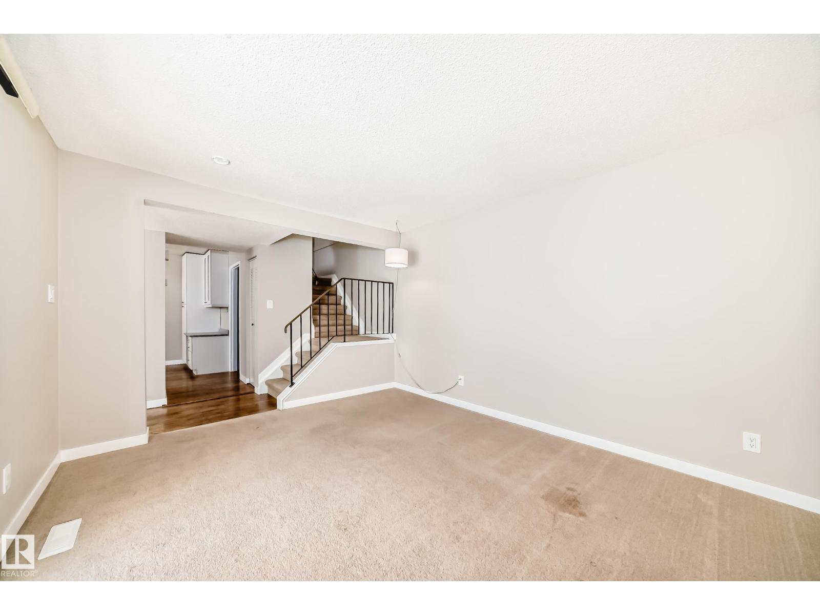 6 WOODVALE VG NW, Edmonton