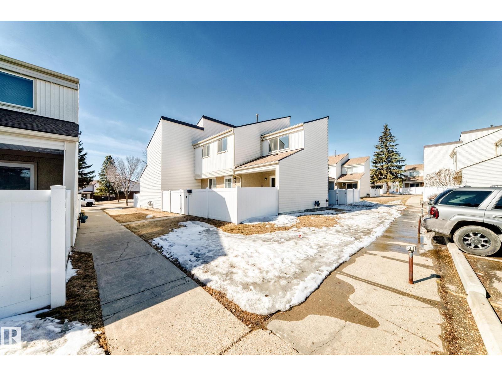 6 WOODVALE VG NW, Edmonton