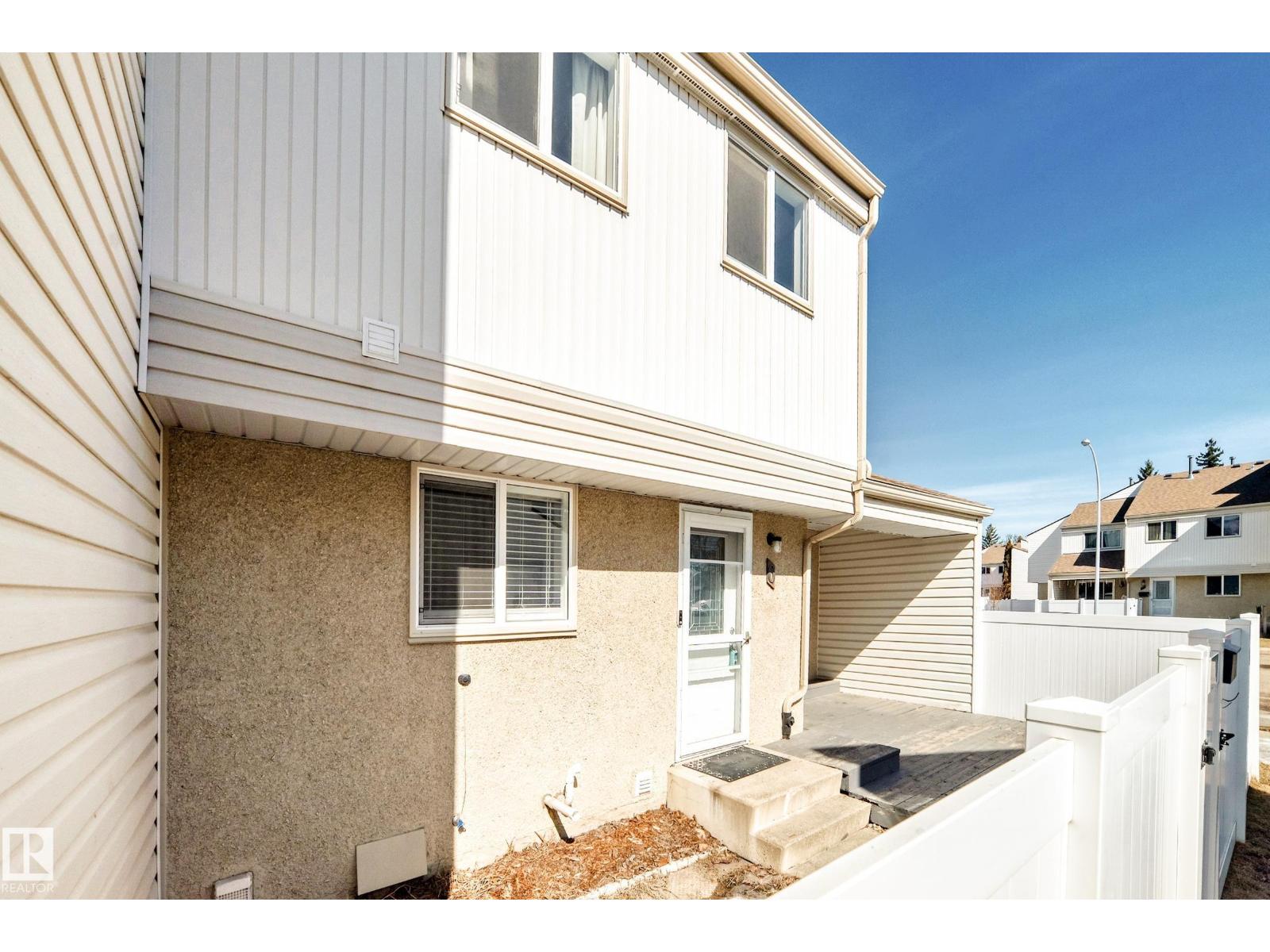 6 WOODVALE VG NW, Edmonton