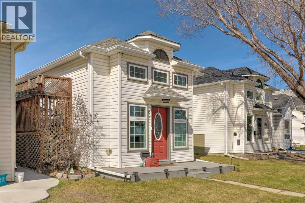 Single Family House Bi-level for Sale in  HUNTERHORN Crescent NE Huntington Hills Calgary 