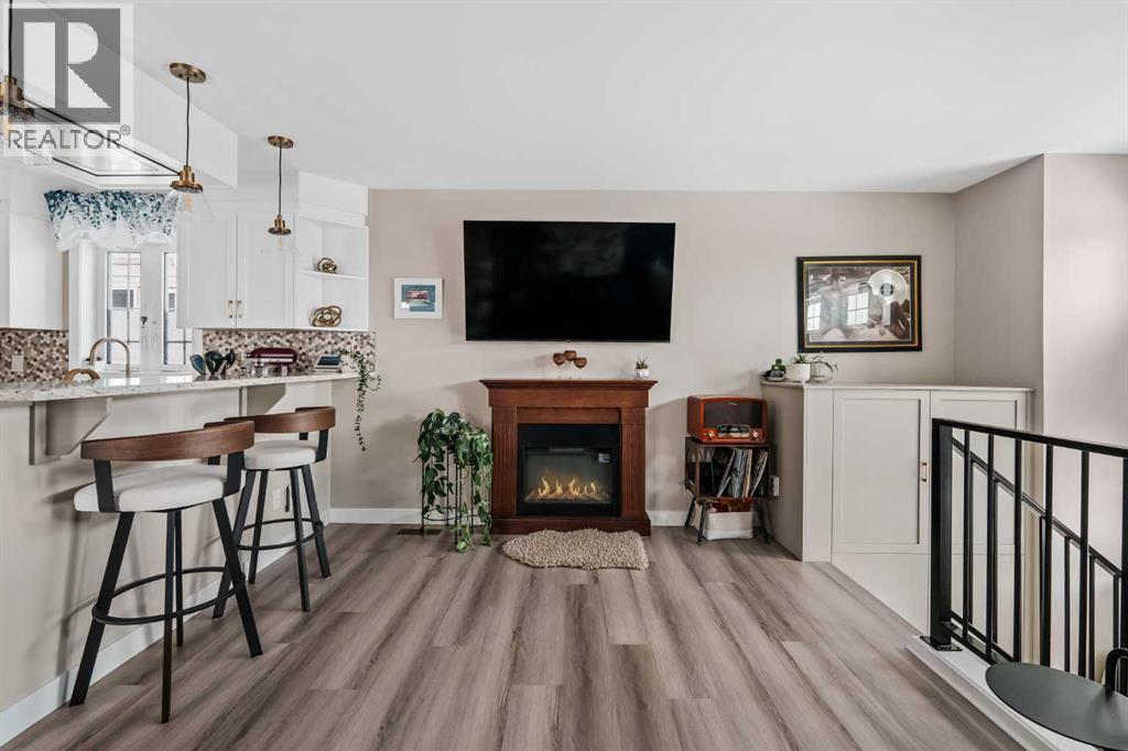 Single Family House Bi-level for Sale in  HUNTERHORN Crescent NE Huntington Hills Calgary 