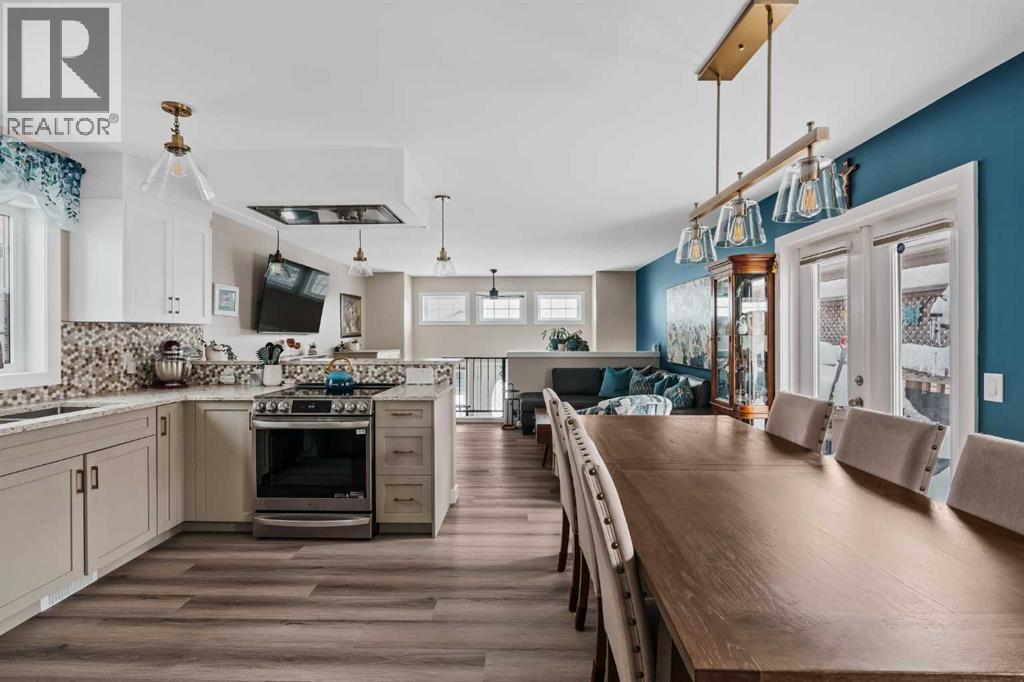 Single Family House Bi-level for Sale in  HUNTERHORN Crescent NE Huntington Hills Calgary 