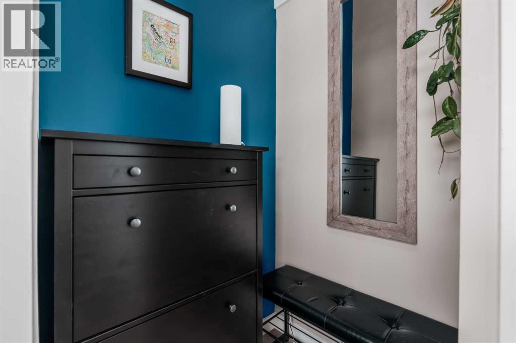 Single Family House Bi-level for Sale in  HUNTERHORN Crescent NE Huntington Hills Calgary 