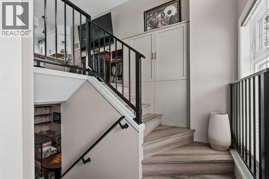 Single Family House Bi-level for Sale in  HUNTERHORN Crescent NE Huntington Hills Calgary 