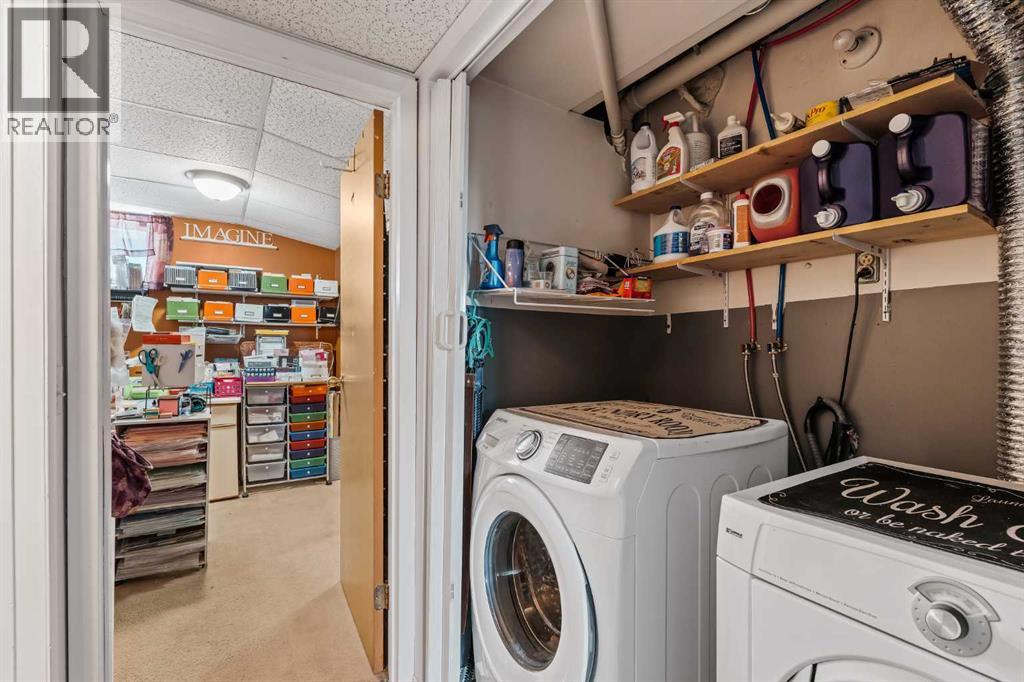 Single Family House Bi-level for Sale in  HUNTERHORN Crescent NE Huntington Hills Calgary 