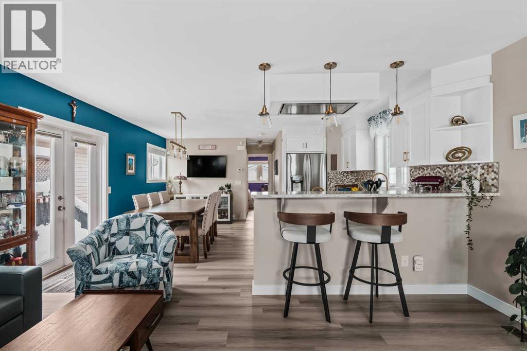 Single Family House Bi-level for Sale in  HUNTERHORN Crescent NE Huntington Hills Calgary 