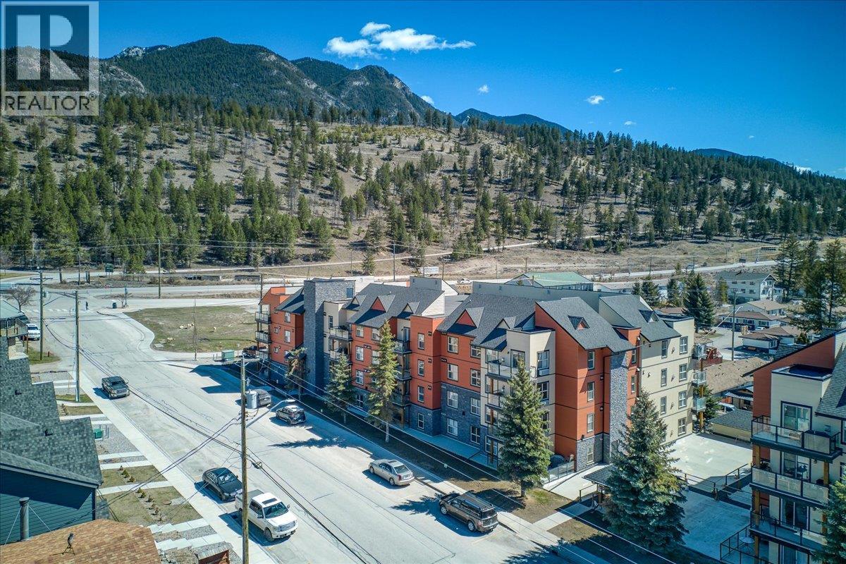 #310 4884 STANLEY STREET - 35