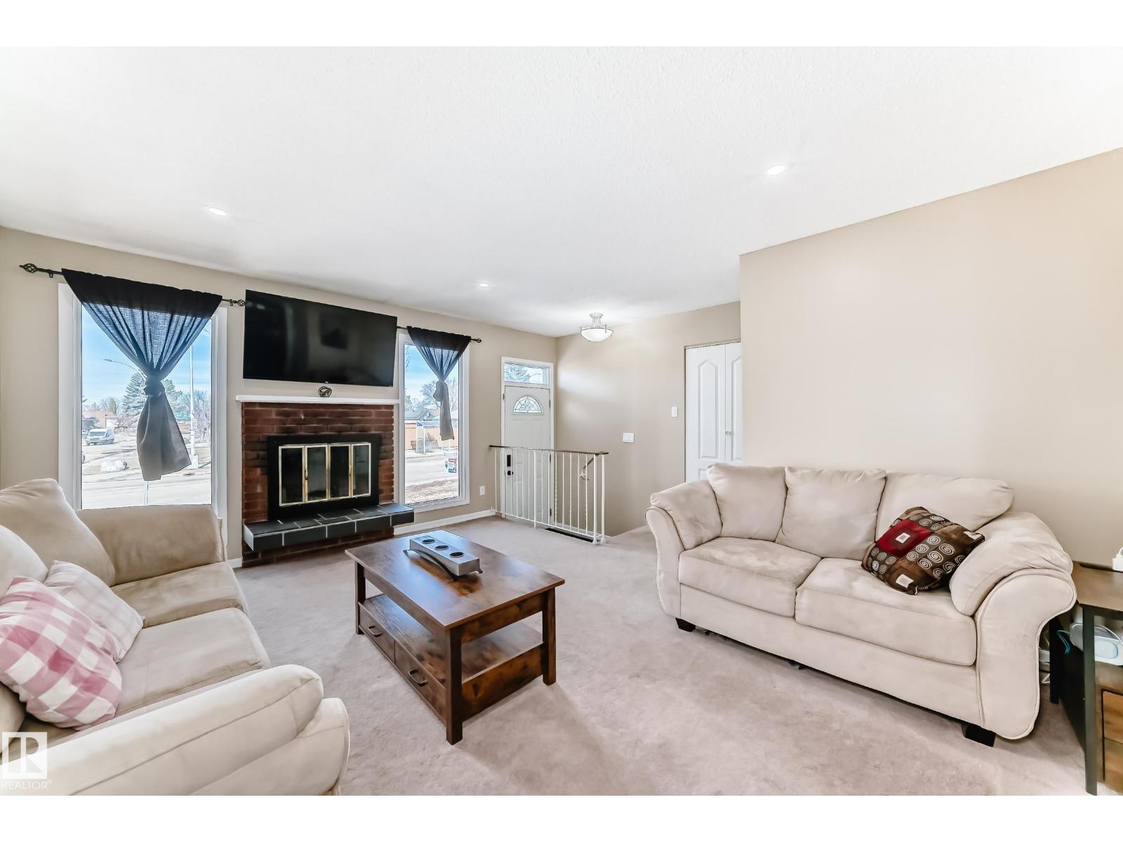 11323 162 AV NW, Edmonton