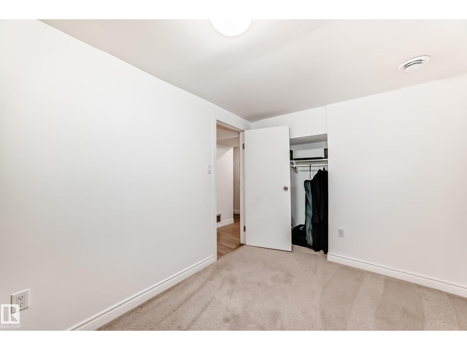 11323 162 AV NW, Edmonton