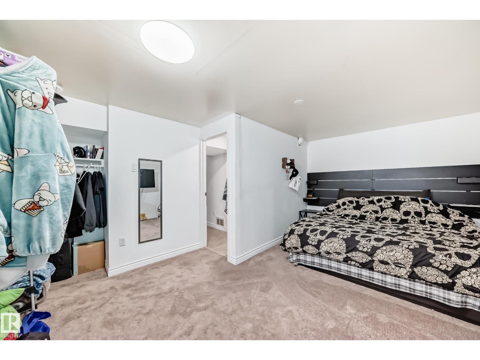 11323 162 AV NW, Edmonton