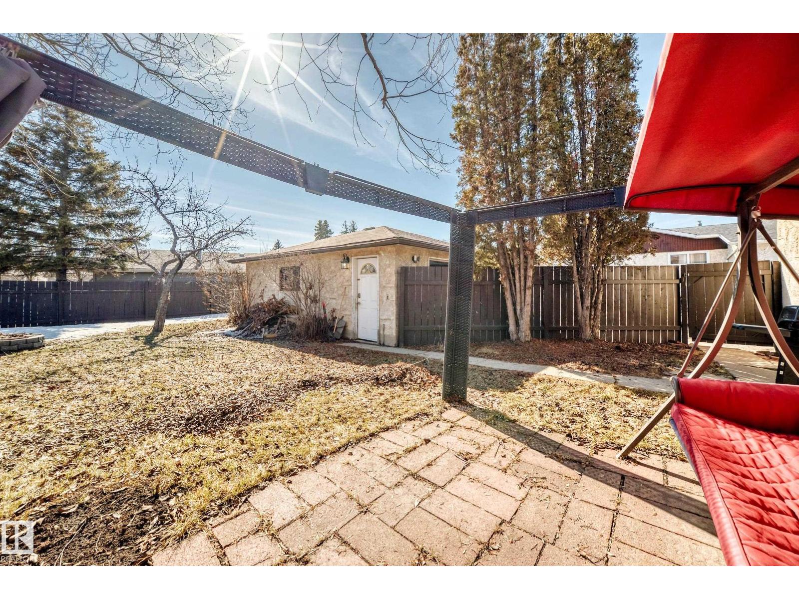 11323 162 AV NW, Edmonton