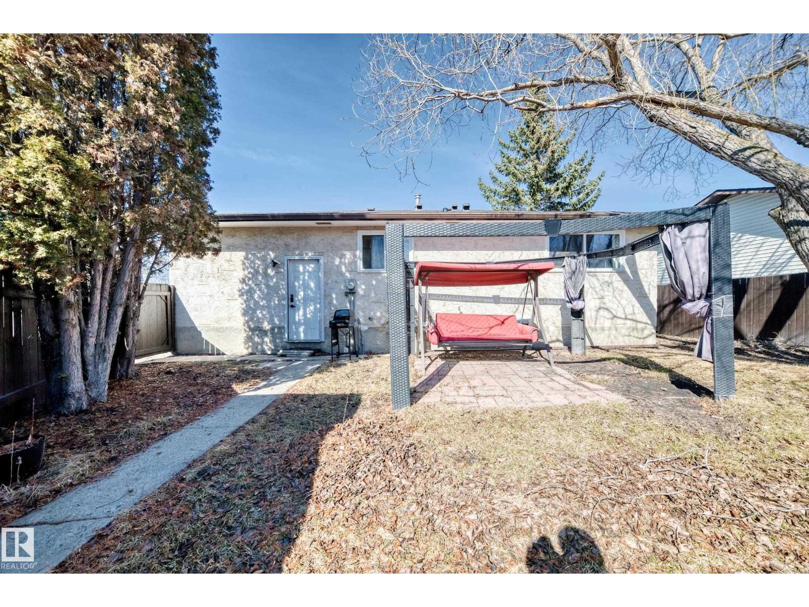 11323 162 AV NW, Edmonton