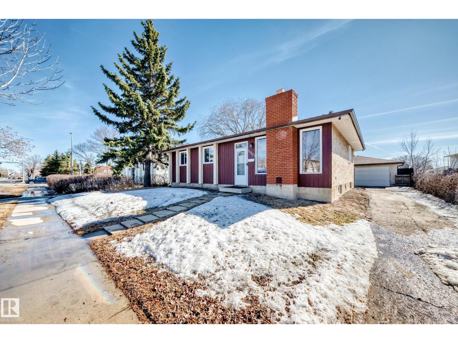 11323 162 AV NW, Edmonton